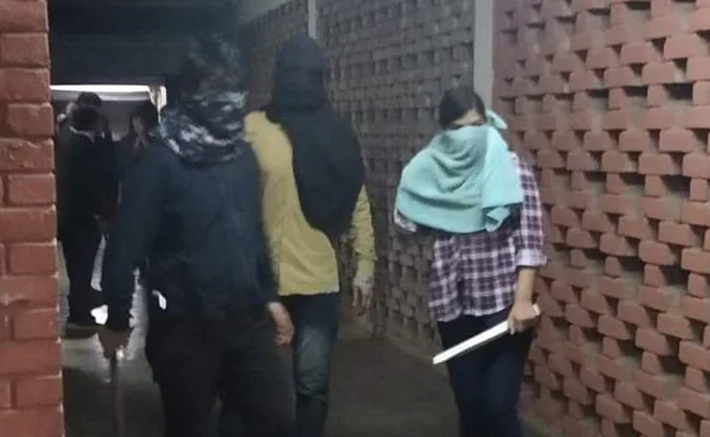 Masked Mob Attacked JNU Campus